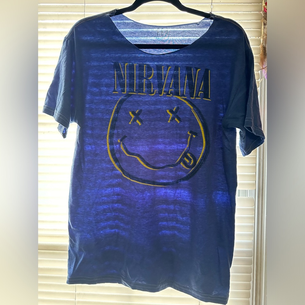 🌟 $5 GUC! Nirvana Graphic Tee